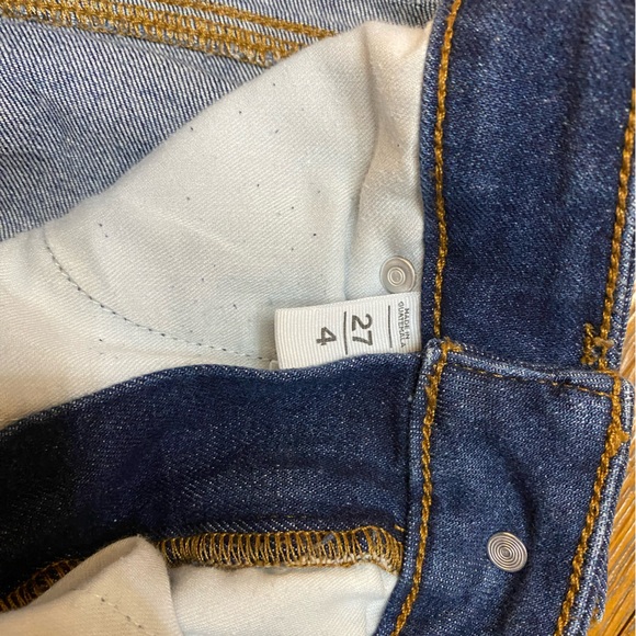 LOFT High Rise Dark Blue Jeans stylish frayed hem. Excellent Condition size 4/27 - Picture 4 of 6